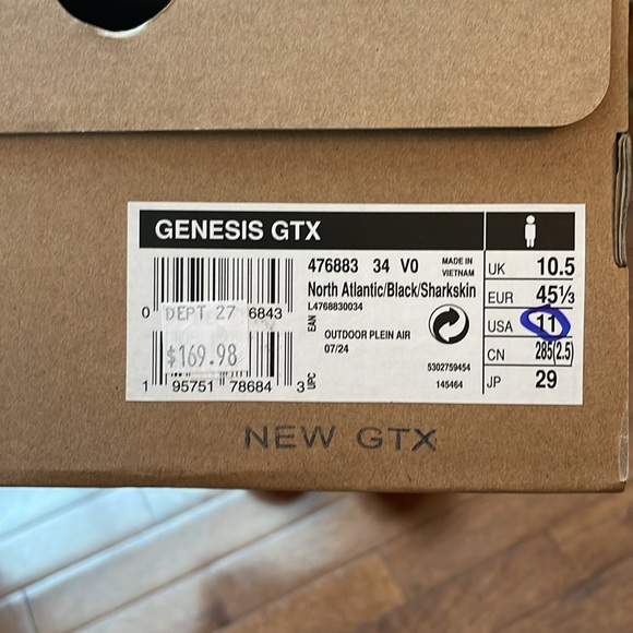 NWT Salomon Genesis GTX Sneakers - Picture 7 of 10